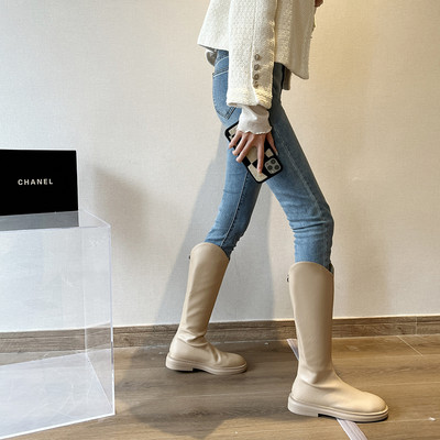 Дамски кожени  ботуши с  равна  подметка