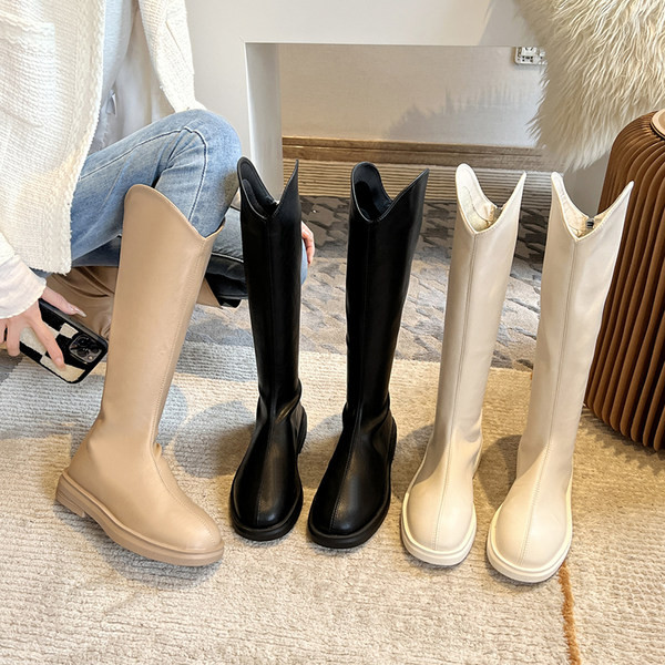 Дамски кожени  ботуши с  равна  подметка