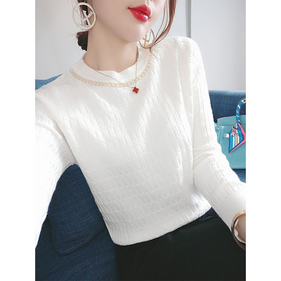 Елегантен дамски втален пуловер с метална верижка