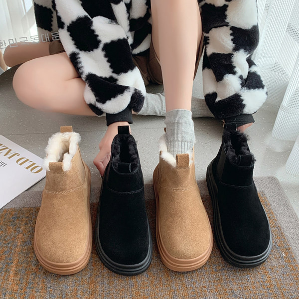 Зимни дамски боти с топла подплата и равна подметка 