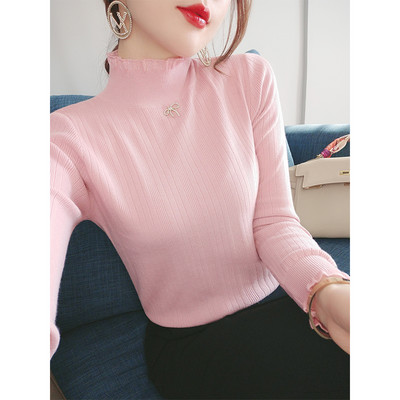 Дамски тънък пуловер с метална декорация