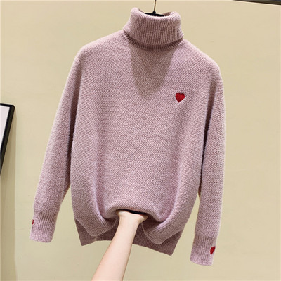 Дамски пуловер с бродерия и високо деколте