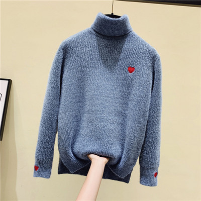 Дамски пуловер с бродерия и високо деколте