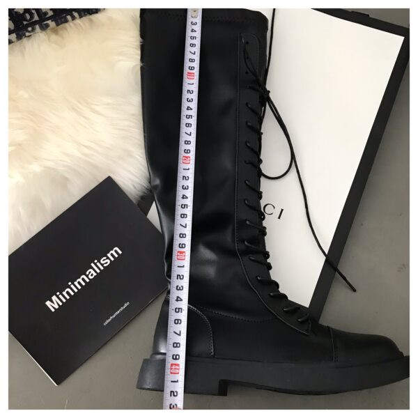 Модерни дамски боти или ботуши от еко кожа в черен цвят