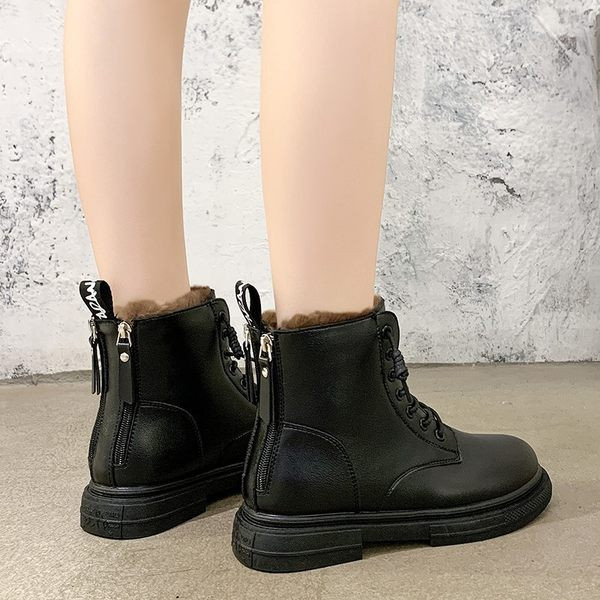 Дамски боти от еко кожа с топла подплата и връзки  