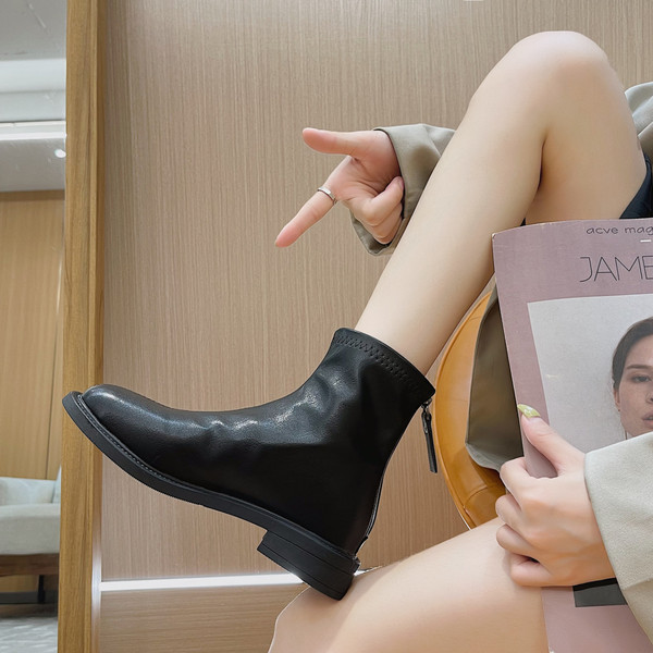 Модерни дамски заоблени боти от еко кожа