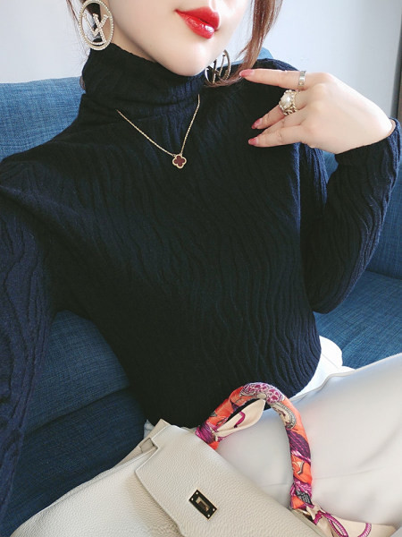 Модерно дамско поло от тънко плетиво