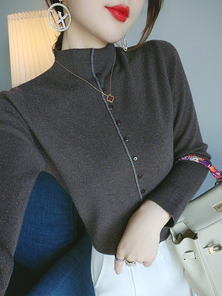 Дамски ежедневен пуловер с висока яка и копчета