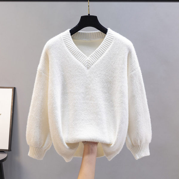 Дамски топъл пуловер с шпиц деколте