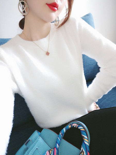 Γυναικείο μονόχρωμο πουλόβερ με στρογγυλή λαιμόκοψη