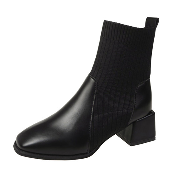 Нов модел дамски боти с квадратен ток в черен цвят