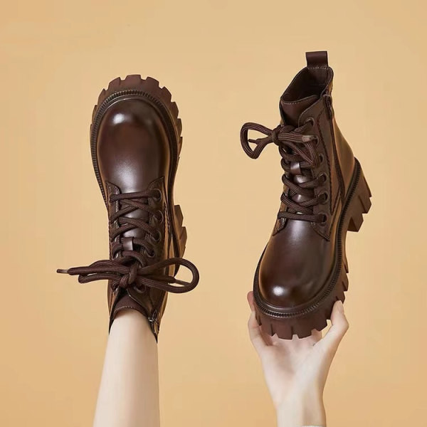 Дамски боти изчистен модел тип кубинки с груба подметка