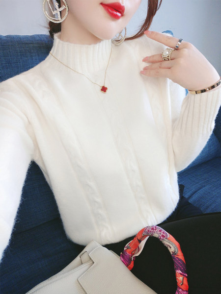 Γυναικείο πλεκτό πουλόβερ με χαμηλό γιακά