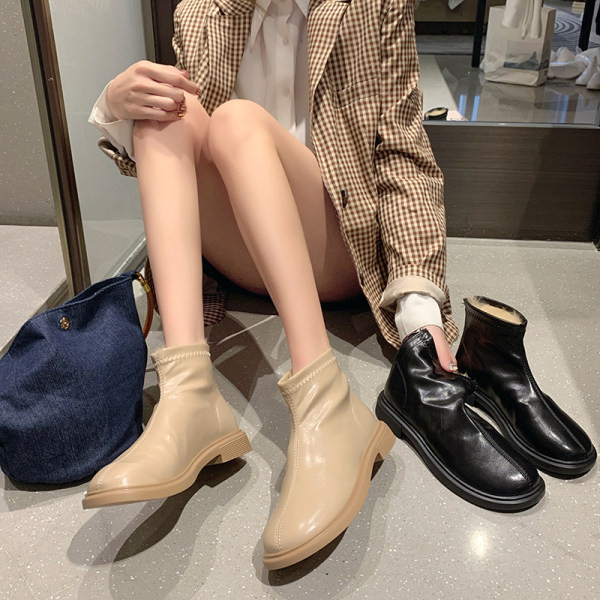 Дамски боти от еко кожа изчистен модел с мека подплата