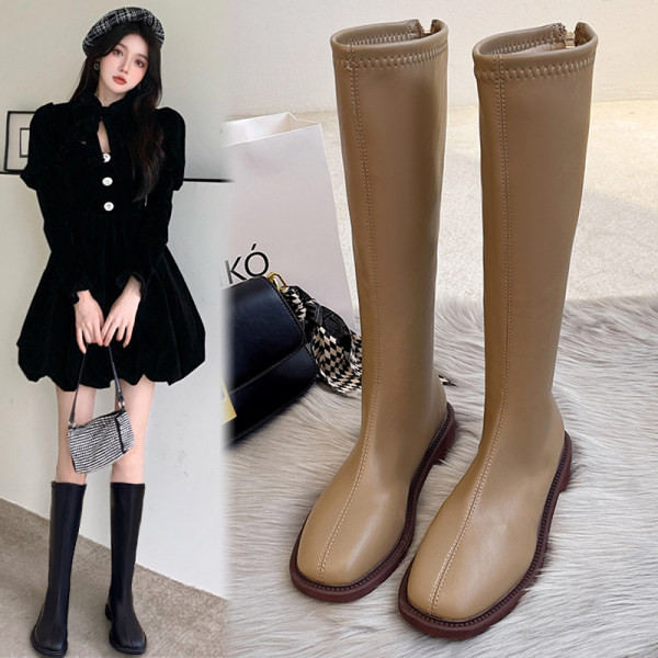 Изчистен модел дамски ботуши от еко кожа с равна  подметка