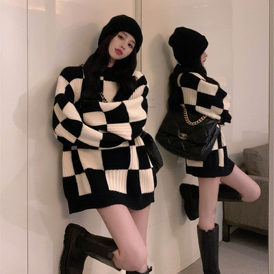 Γυναικείο πουλόβερ τουνίκ σε μαύρο και άσπρο χρώμα