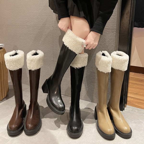 Дамски ботуши в ретро стил с топла подплата