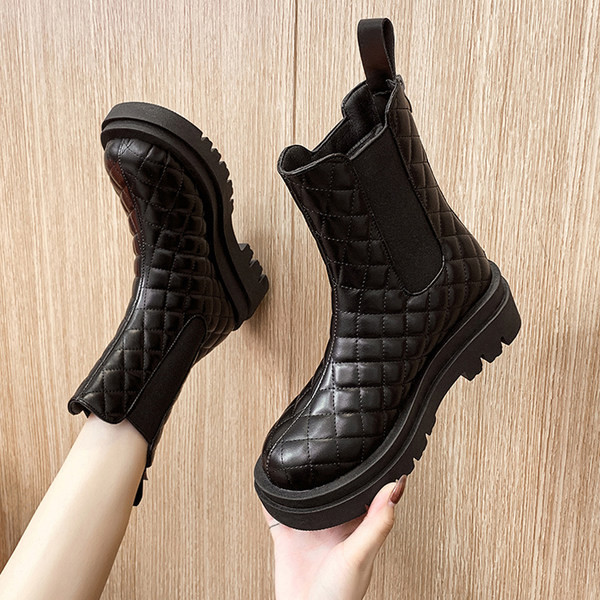 Дамски капитонирани боти от еко кожа