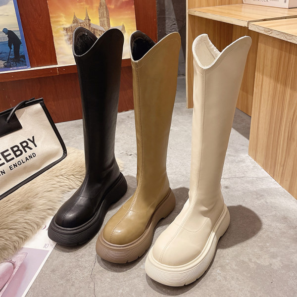 Кожени ботуши с равна подметка