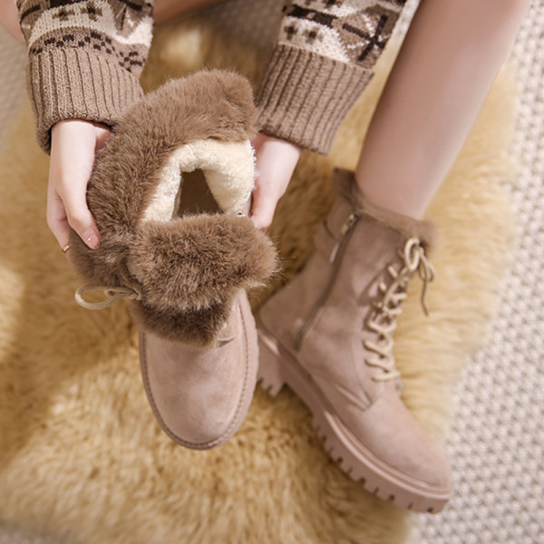 Дамски боти с топла подплата и катарама