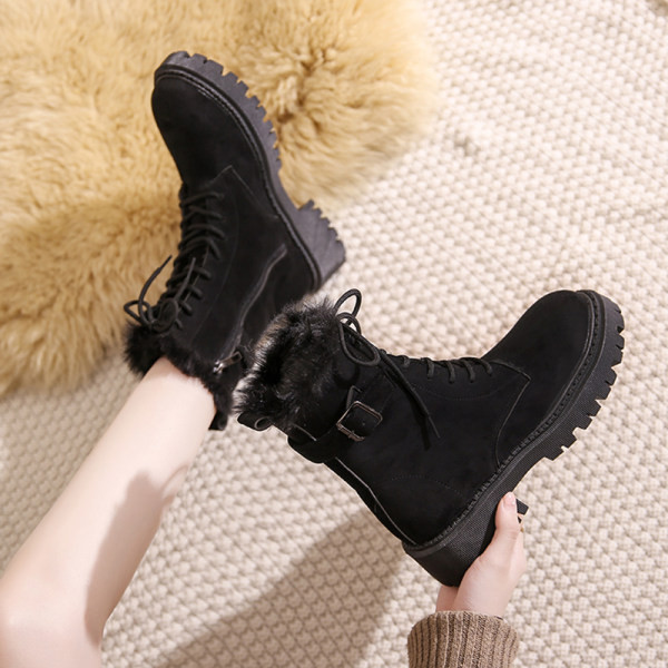 Дамски боти с топла подплата и катарама