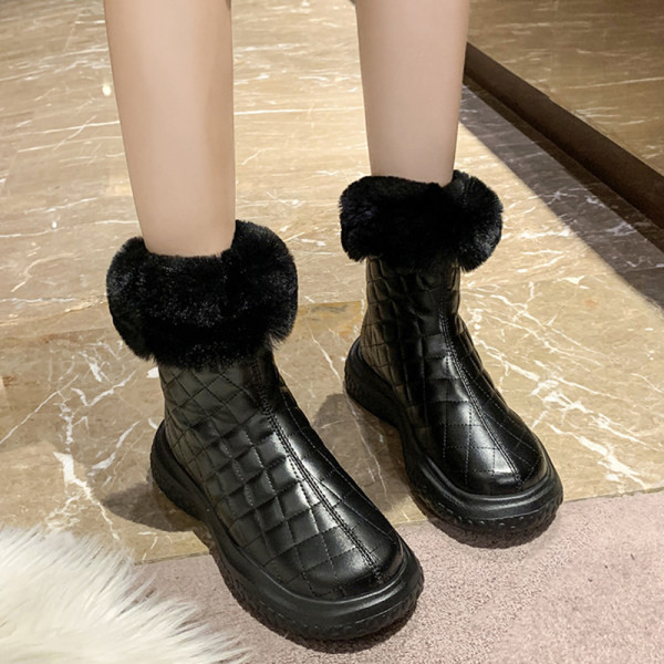 Дамски боти от капитонирана еко кожа и пух