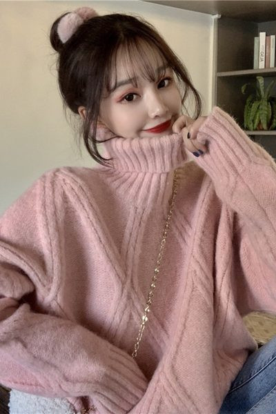 Топъл зимен пуловер с поло яка за жени