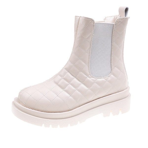 Модерни дамски капитонирани боти с груба подметка