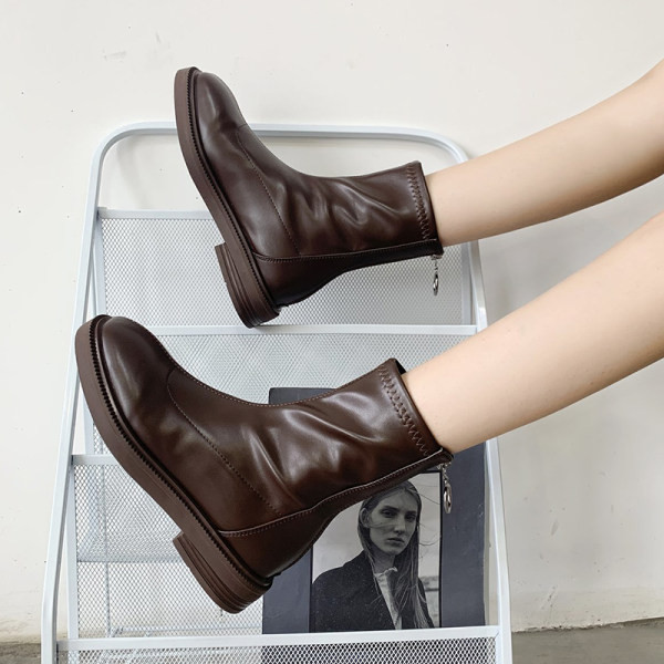 Дамски боти изчистен  модел от еко кожа с цип