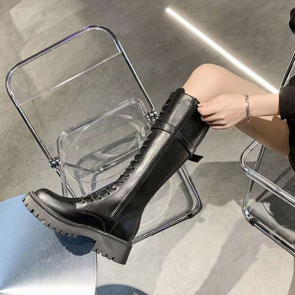 Нов модел дамски кожени ботуши с връзки -черен цвят