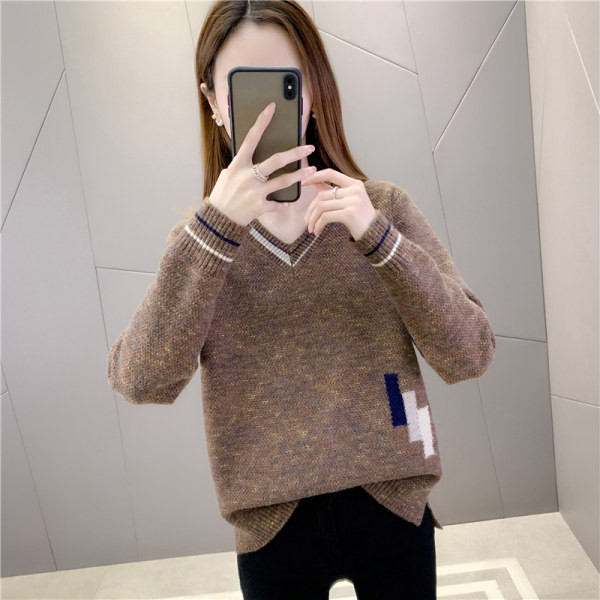 Γυναικείο πλεκτό πουλόβερ με λαιμόκοψη spitz - σε πολλά χρώματα