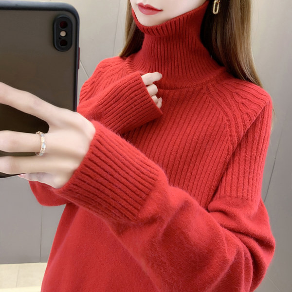 Нов модел дамски пуловер с висока яка