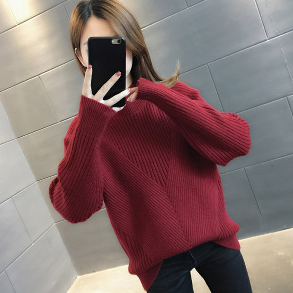 Дамски изчистен пуловер с висока яка и дълъг ръкав