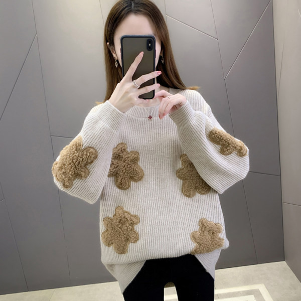 Γυναικείο πουλόβερ με απλικέ - φαρδύ μοντέλο σε πολλά χρώματα