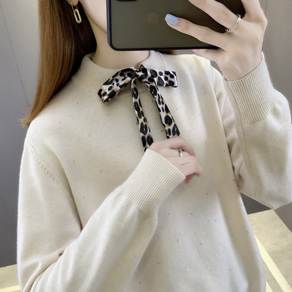 Дамски пуловер за есента и зимата с декоративна леопардова панделка