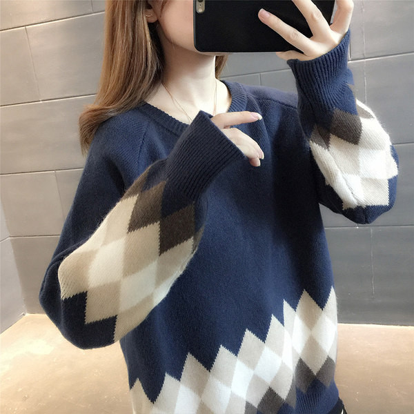 Κομψό γυναικείο πουλόβερ φαρδύ μοντέλο με οβάλ λαιμόκοψη