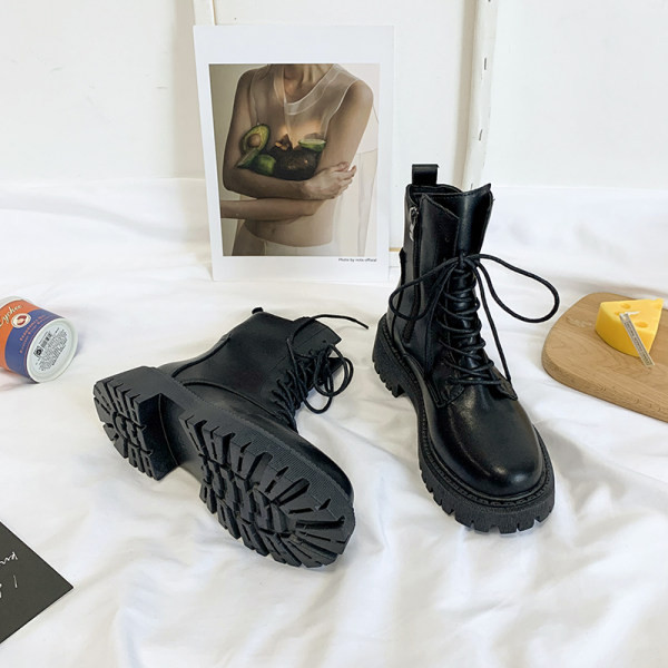 Модерни дамски кожени боти с връзки -в черен цвят