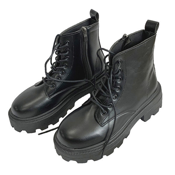 Дамски кожени боти с връзки в черен цвят  подходящи за зимата