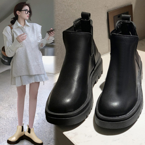 Изчистен модел дамски боти до глезена с ластик