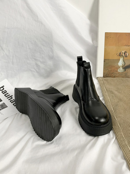 Дамски ежедневни боти в черен цвят - два модела