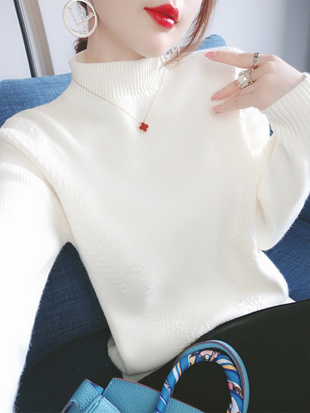 Πλεκτό χειμωνιάτικο πουλόβερ με ψηλό γιακά