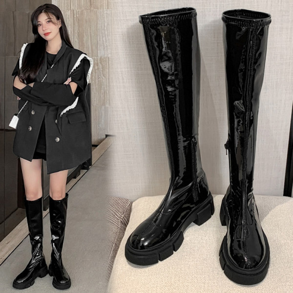 Дамски ботуши от изкуствен лак с дебела подметка