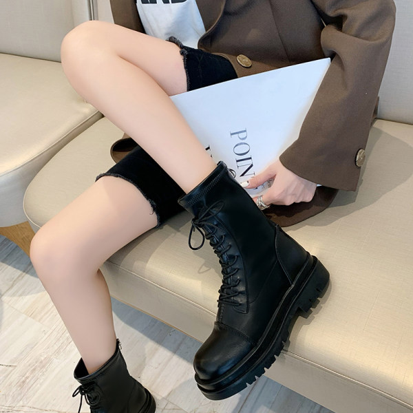 Дамски есенно-зимни боти с връзки от изкуствена кожа