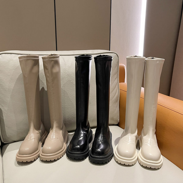 Стилни дамски кожени ботуши изчистен модел