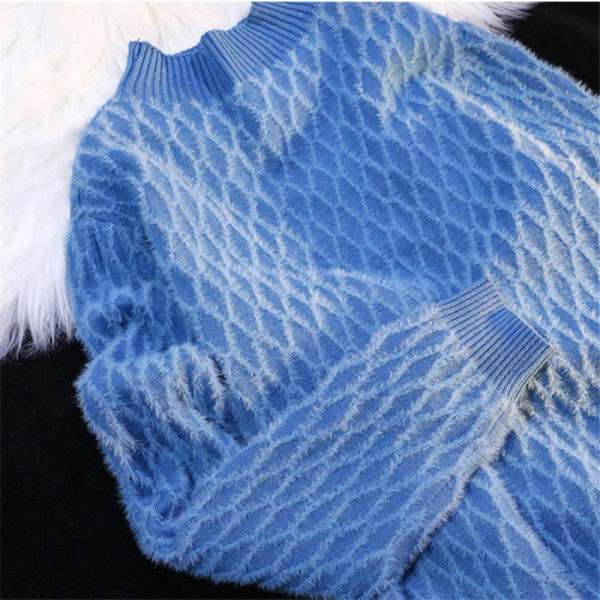 Γυναικείο πουλόβερ με ψηλό οβάλ ψηλό γιακά