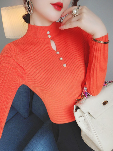 Дамско поло рипс с декоративни копчета-перли