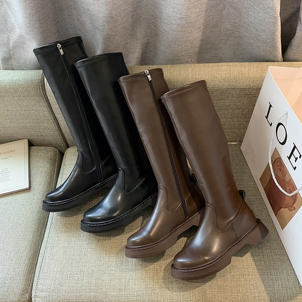 Дамски кожени  ботуши с равна подметка