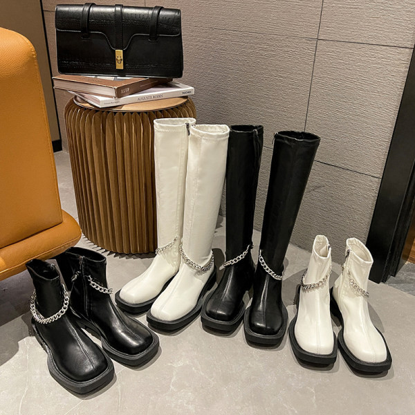 Квадратен модел дамски боти и ботуши с метална верижка
