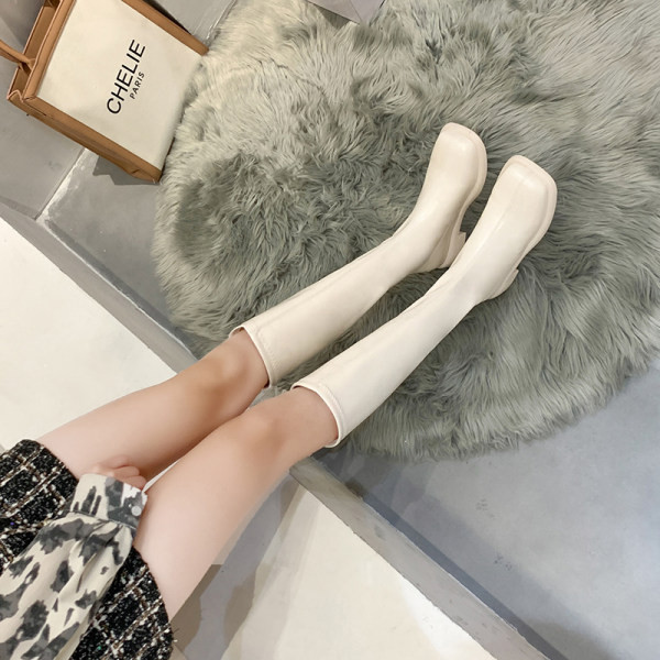 Модерни дамски едноцветни ботуши от еко кожа 