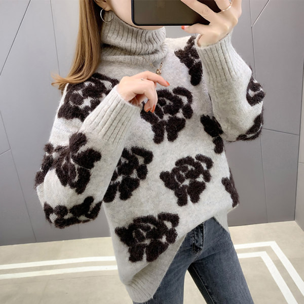 Γυναικείο φαρδύ πουλόβερ με απλικέ και γιακά πόλο